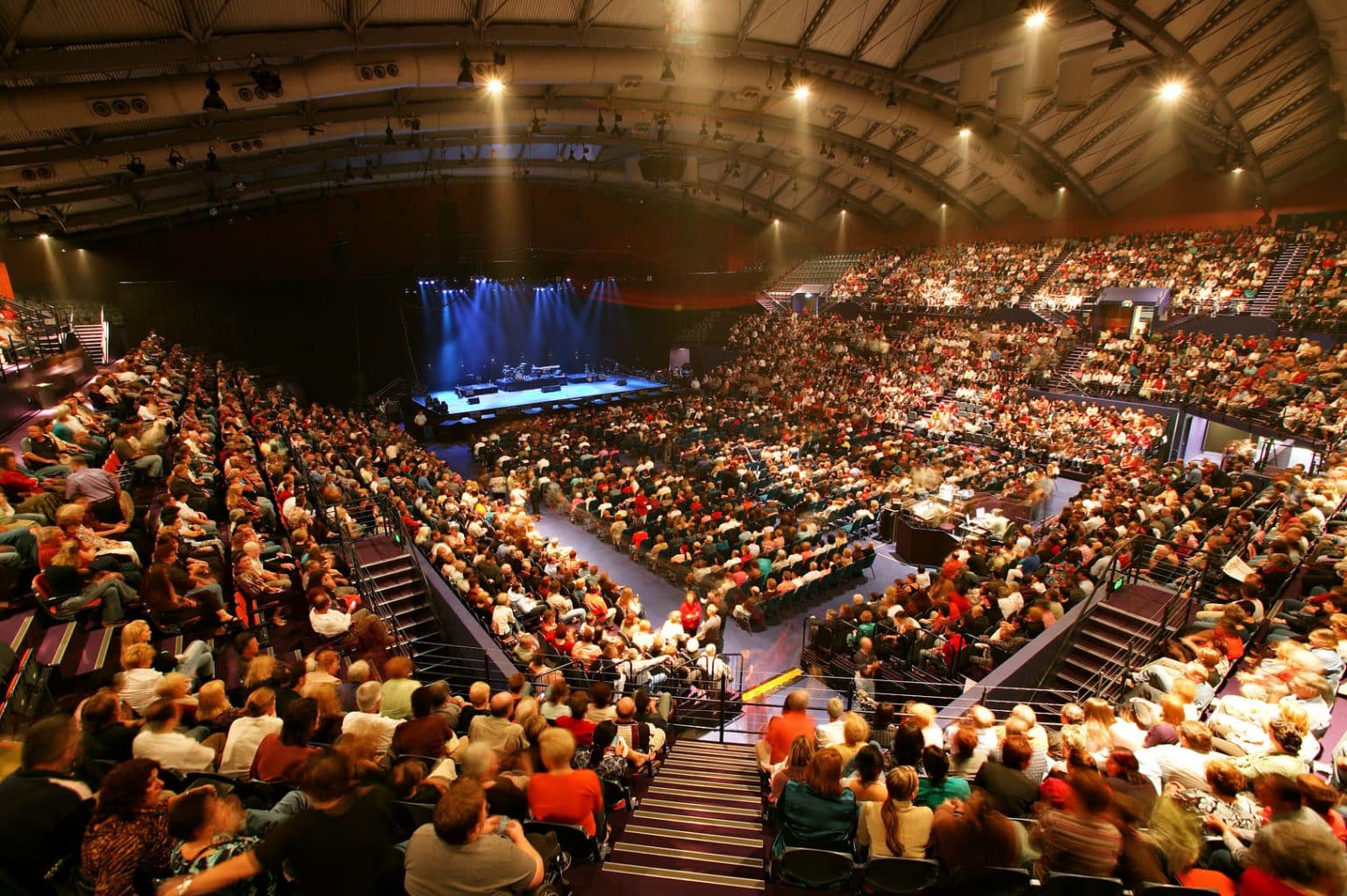 Cairns-Convention-Centre-Hall-2-Concert-John-Farnham-June-06